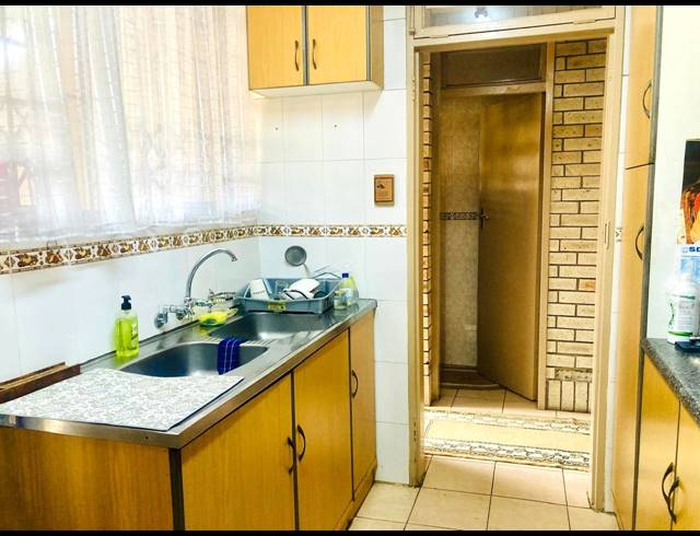 3 BEDROOM DUPLEX FOR SALE IN MONTCLAIR